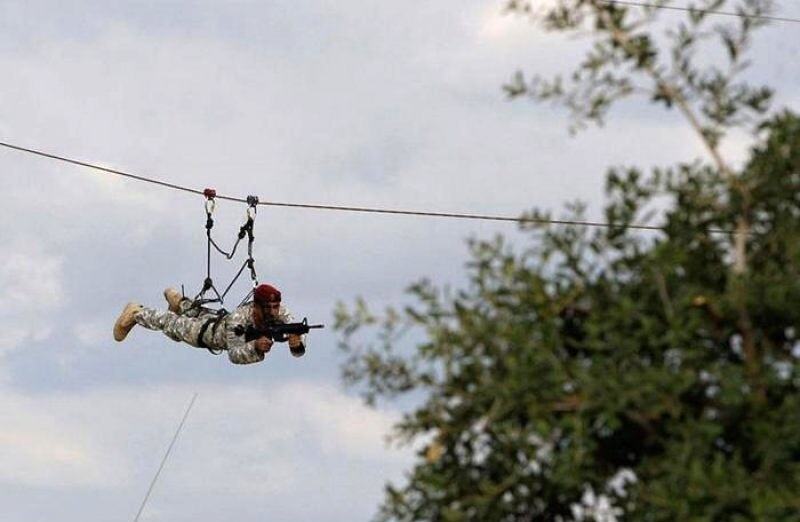 Obrázek Zipline Soldier
