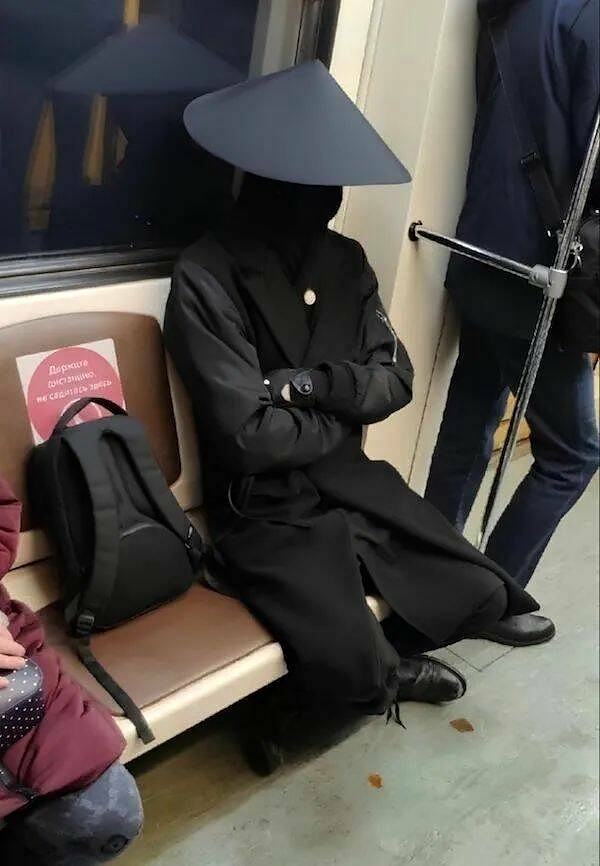 Obrázek  black ikea lamp 