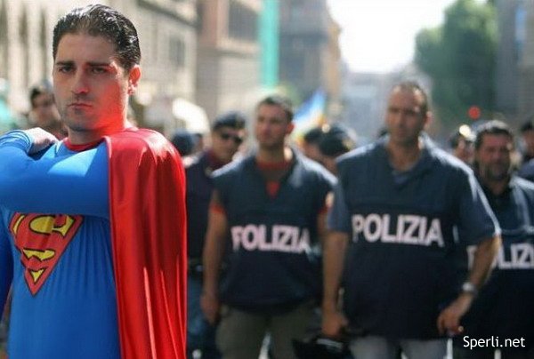 Obrázek a superman se vzdal