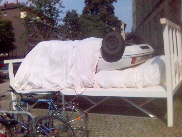 Obrázek auto in bed