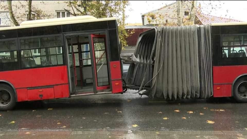 Obrázek autobus s navesem