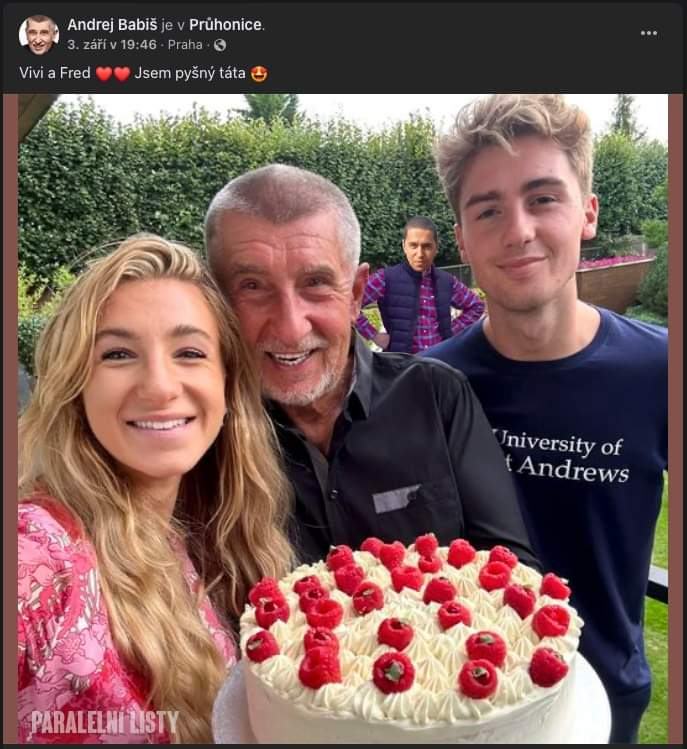 Obrázek bile kone je treba si hyckat