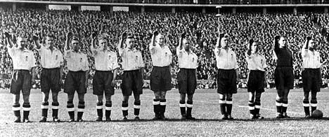 Obrázek britsky narodni fotbalovy tym v Berline 1938