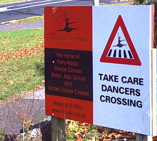Obrázek dancers crossing