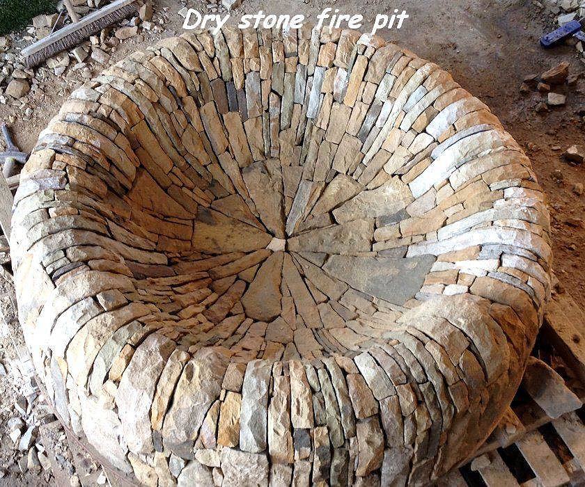 Obrázek dry stone fire pit