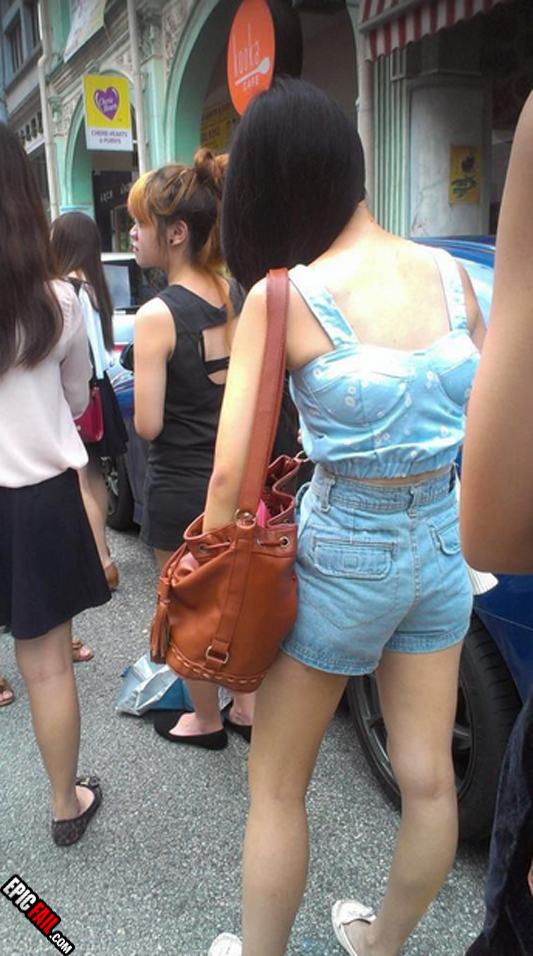 Obrázek fashion-fail-boobs-covering-them-wrong