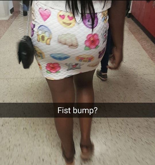 Obrázek fist bump 540