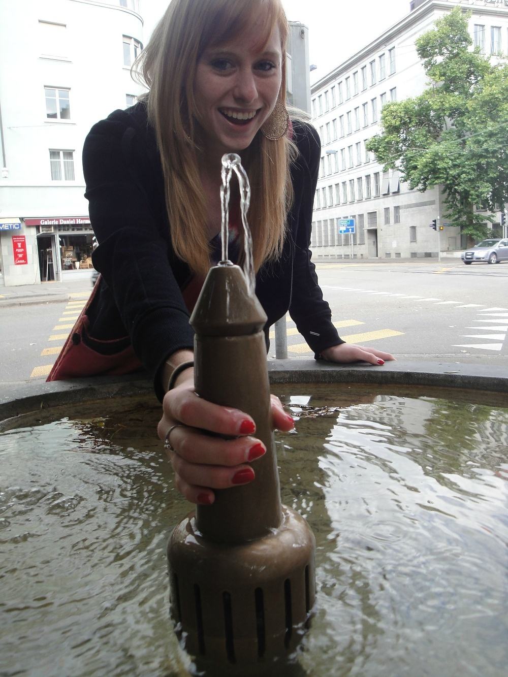 Obrázek fountain while in switzerland