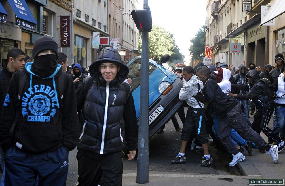 Obrázek france riots