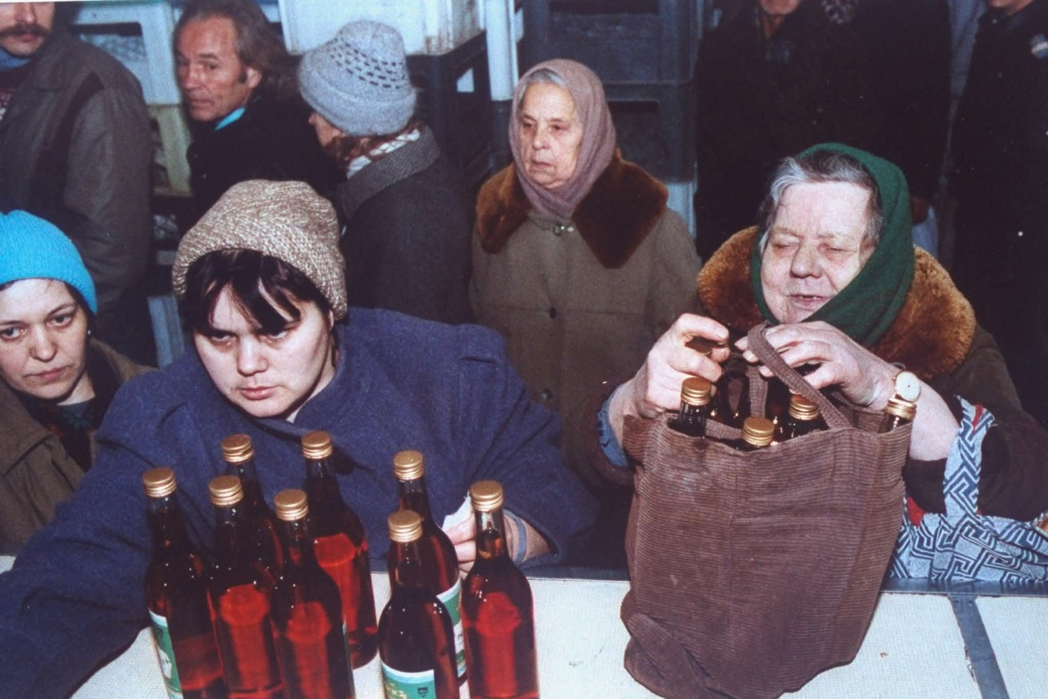Obrázek fronta v obchode 1991 SSSR