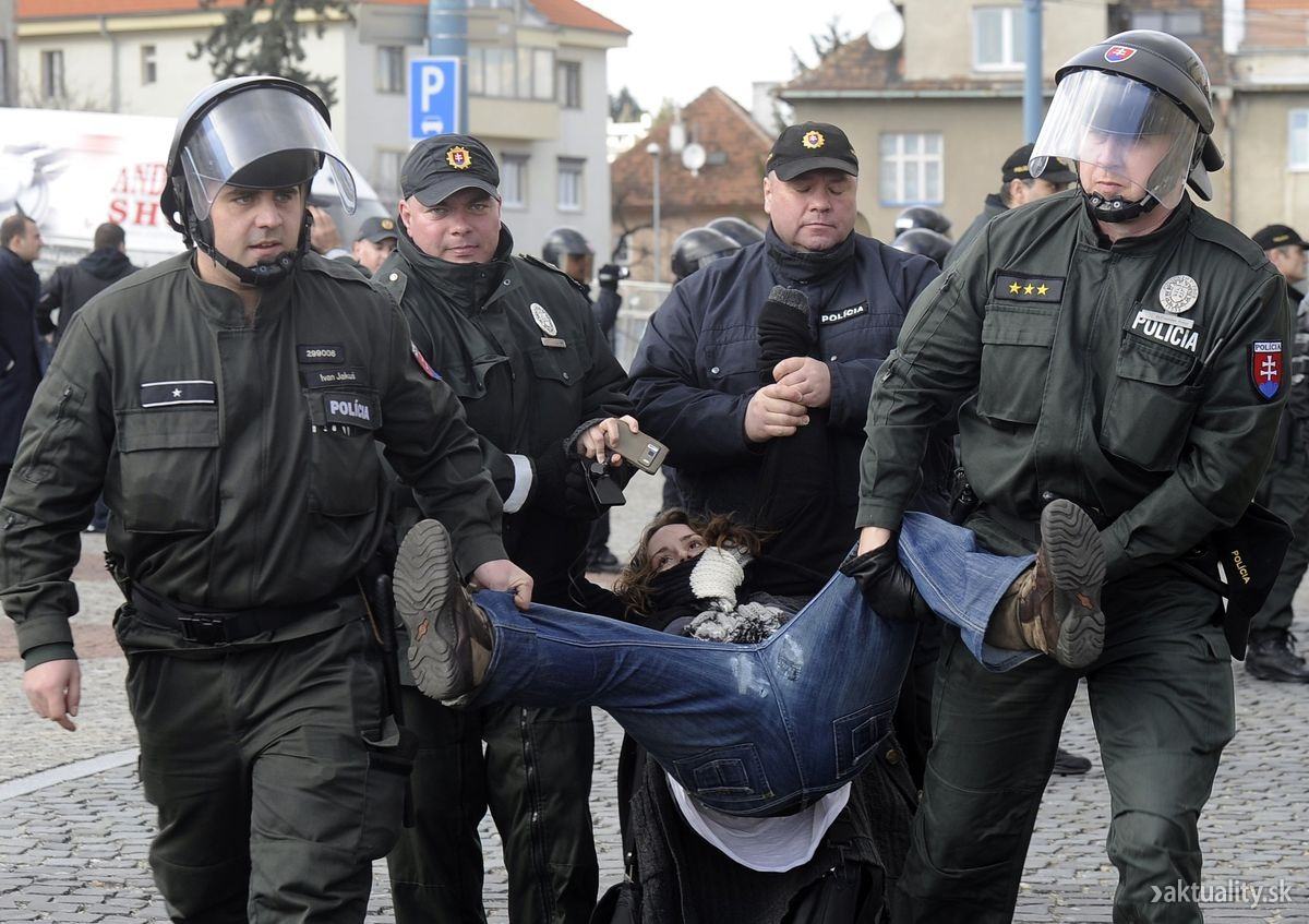 Obrázek gallova protest policia3 reuters