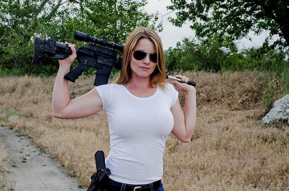 Obrázek girl and gun 4