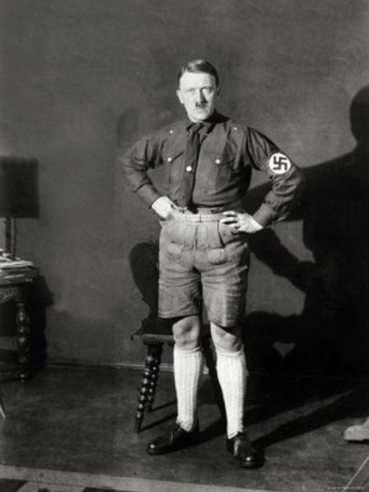 Obrázek hitler v podkolenkach