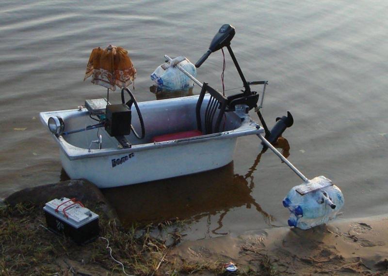 Obrázek homemade motorboat