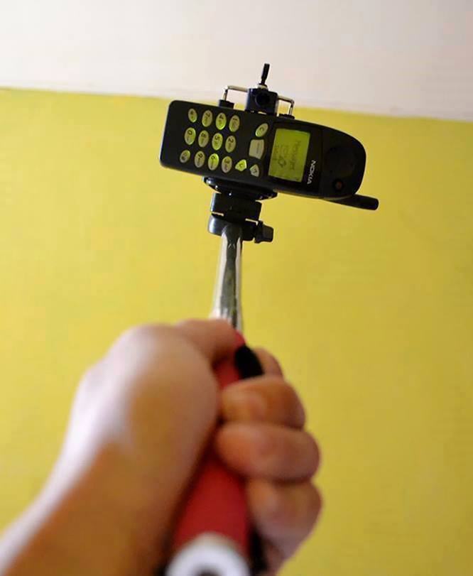 Obrázek how to make a hammer with selfie stick