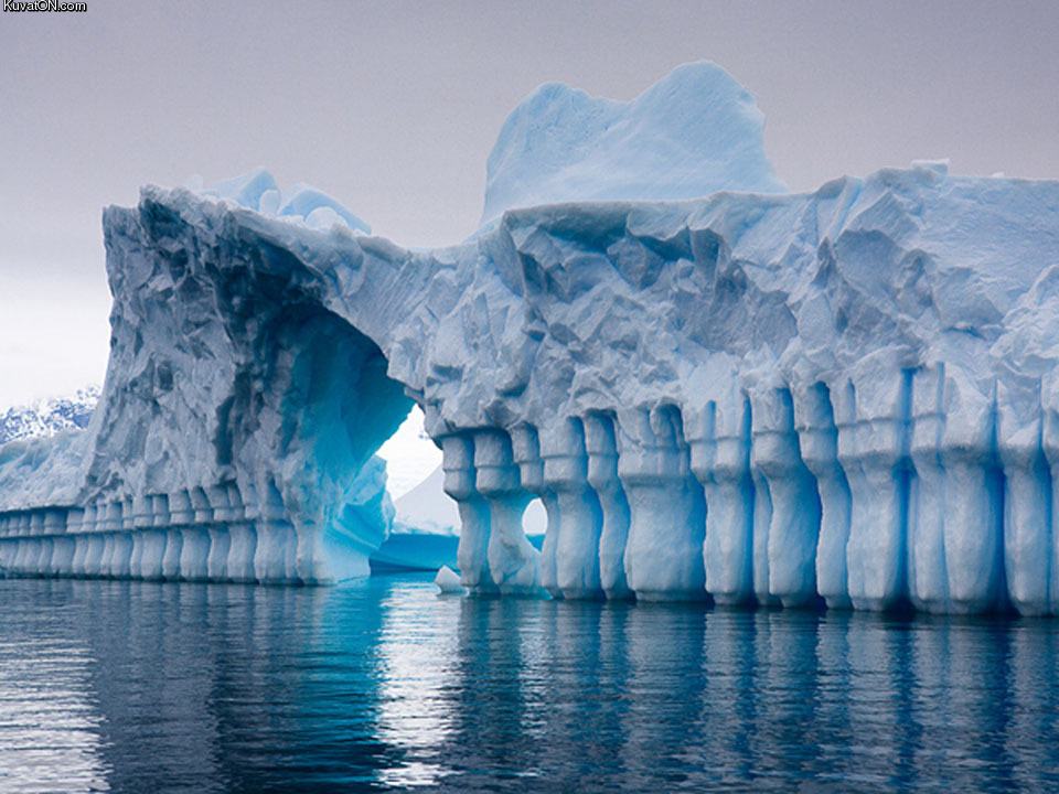 Obrázek iceberg pleneau bay antarctica