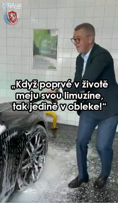 Obrázek jedine v obleku