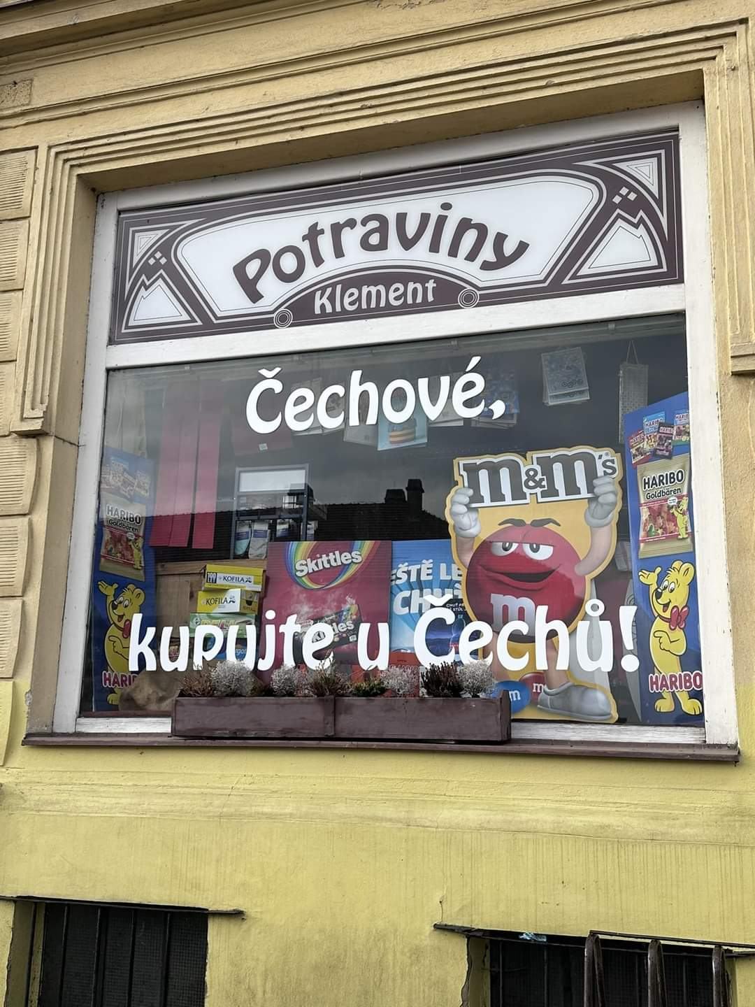 Obrázek kde jsou vyrobky naseho oblibeneho agrofertu