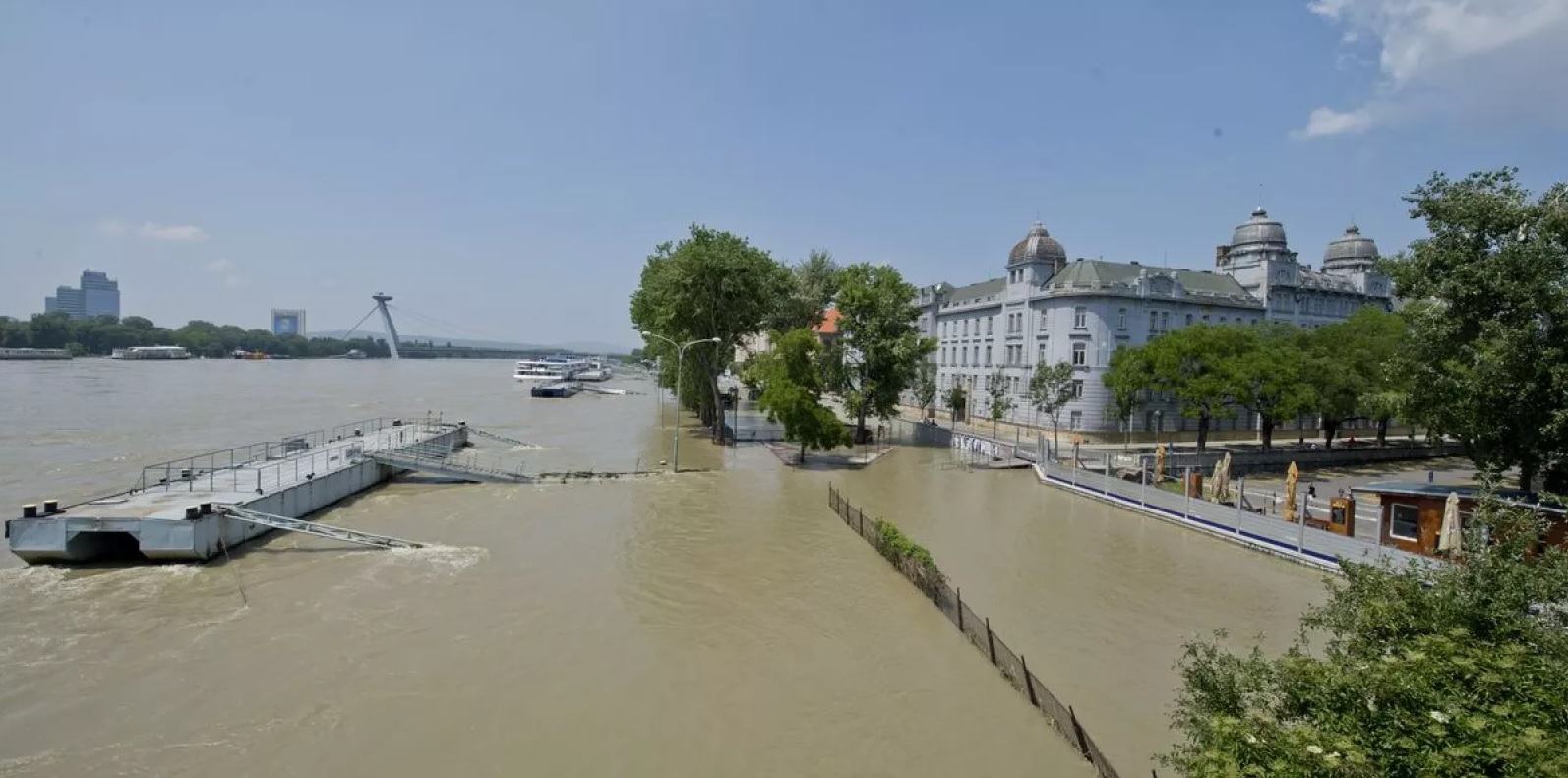 Obrázek kdo postavi hlavne mesto na rieke