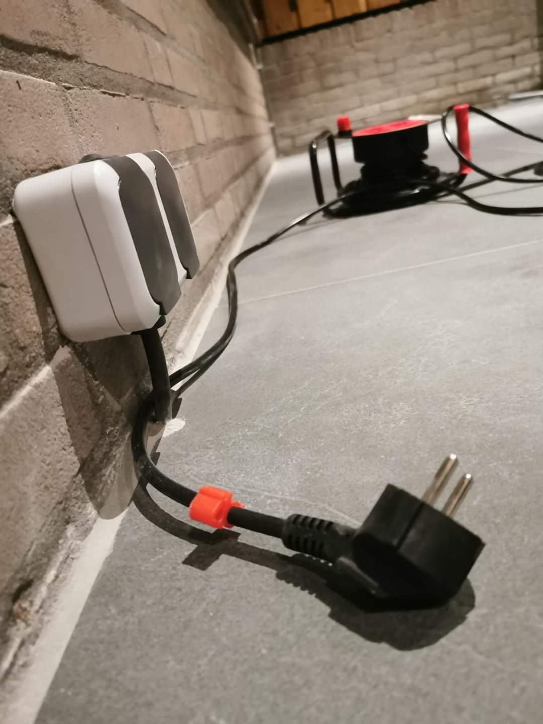 Obrázek kdyz se elektrikar sekne
