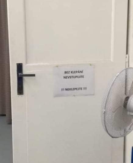 Obrázek klepejte bez klepani