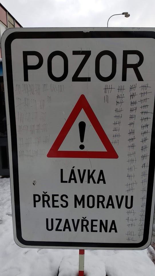 Obrázek kromeriz opravuje lavku