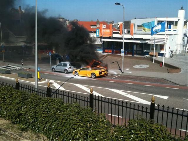 Obrázek lambo in fire 1