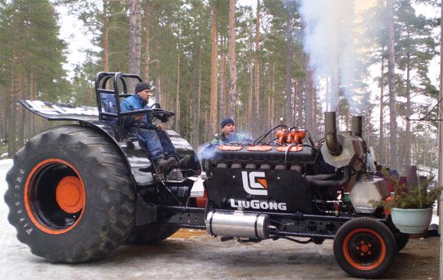 Obrázek lesaci s traktorem