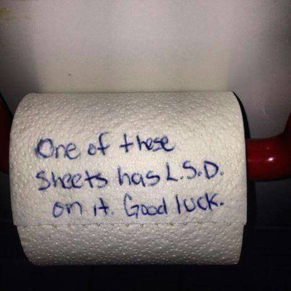 Obrázek lsd toilet paper