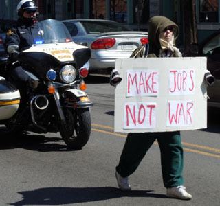 Obrázek make-jobs-not-war