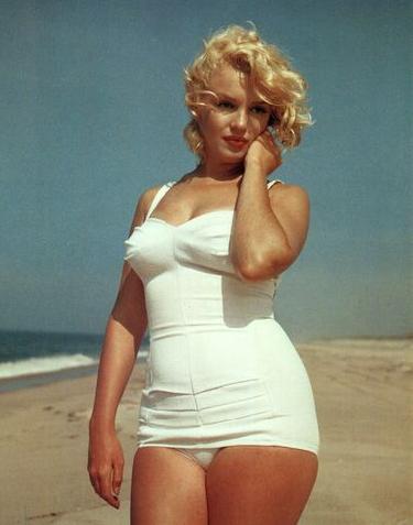 Obrázek marilyn monroe at the beach-2021