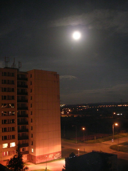 Obrázek mesic nad prahou2