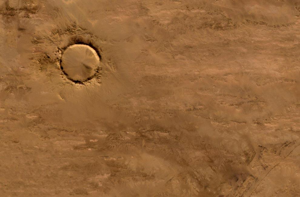 Obrázek meteorit na Sahare-1.9km krater