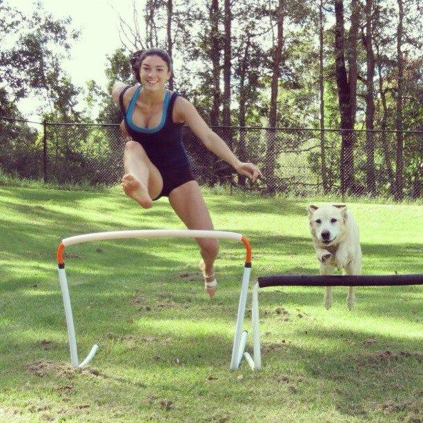 Obrázek michelle jenneke training dog