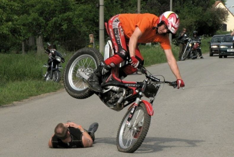 Obrázek motoakrobat