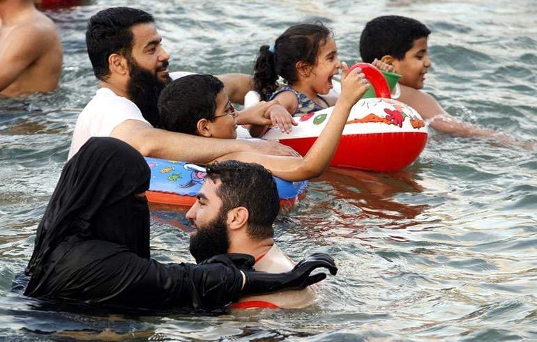 Obrázek muslimove na dovolene