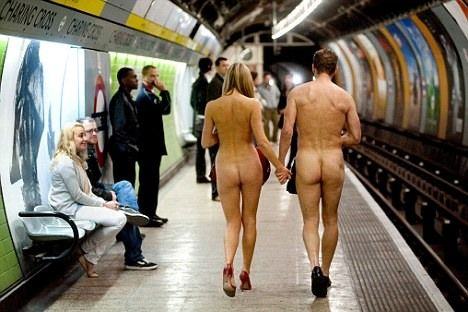 Obrázek normalka v londynskem metru 4