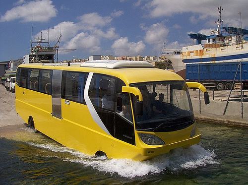 Obrázek obojzivelnej autobus