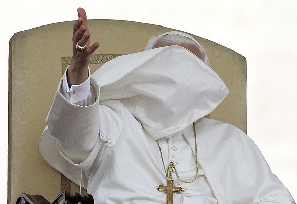 Obrázek papez se maskuje
