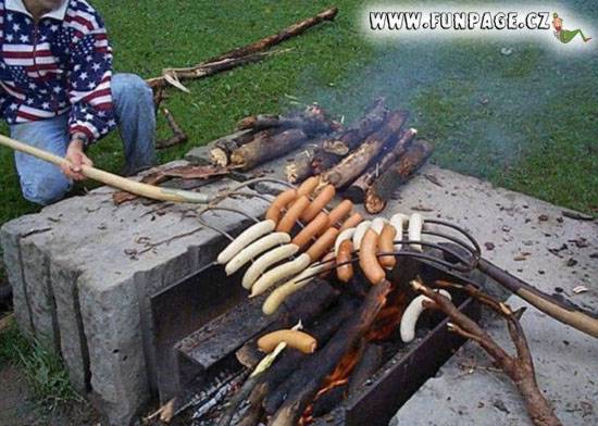 Obrázek paralelni-opekani-klobas