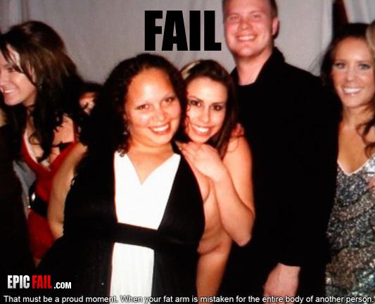 Obrázek party-photo-fail-entire-arm-naked-mistake