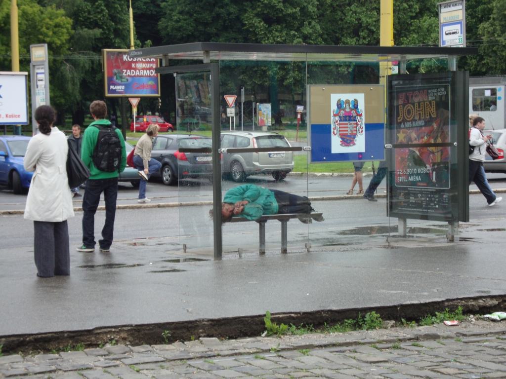 Obrázek pohodlne nocovani na zastavce