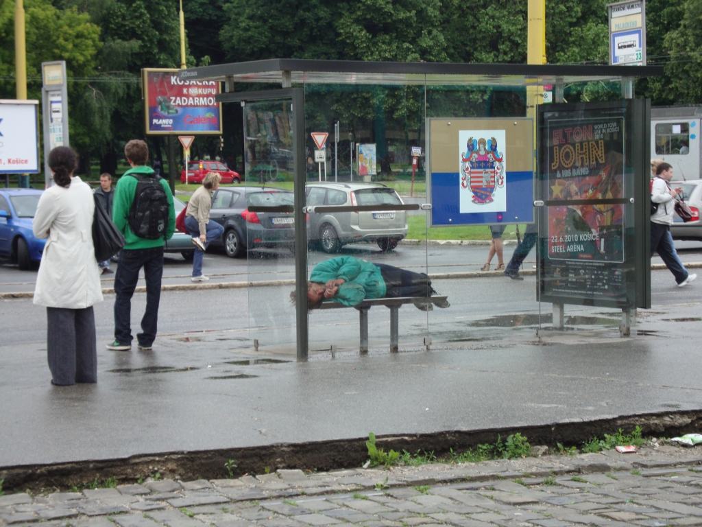 Obrázek pohodlne nocovani na zastavce