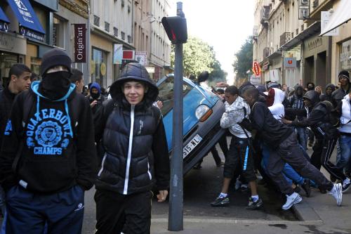 Obrázek pokojny protest proti duchodove reforme lyon