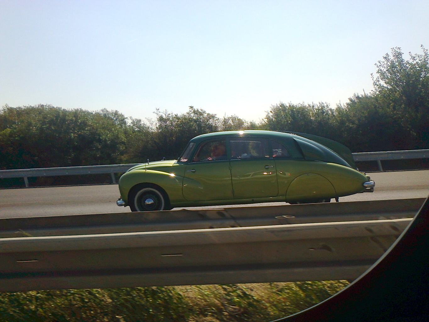 Obrázek poznej auto na obrazku