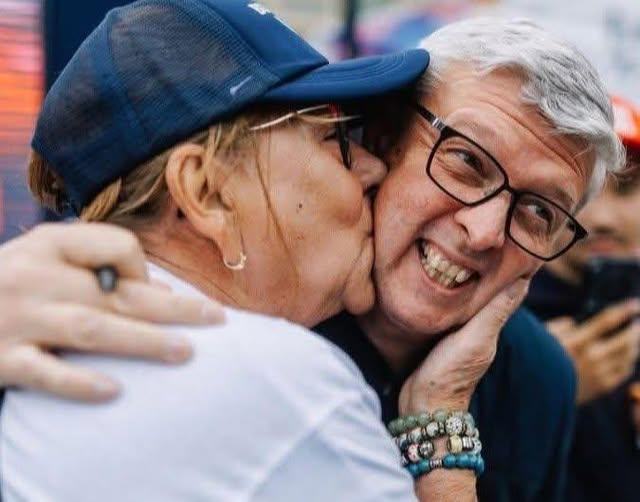 Obrázek prava ruka agenta StB a KaeSCaka 