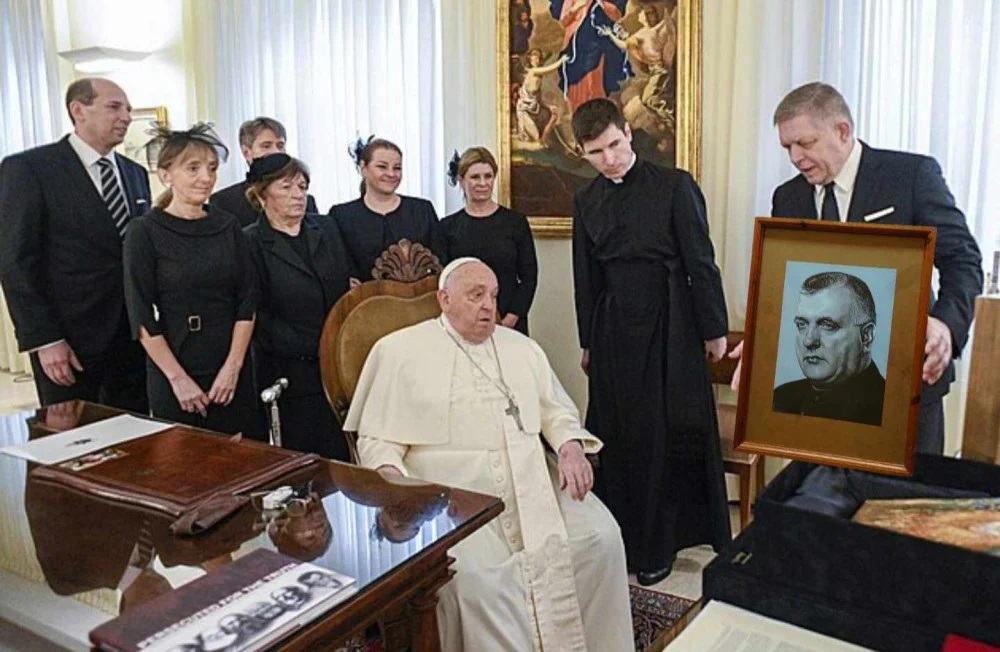 Obrázek preco&nbsp;papeza&nbsp;hospitalizovali