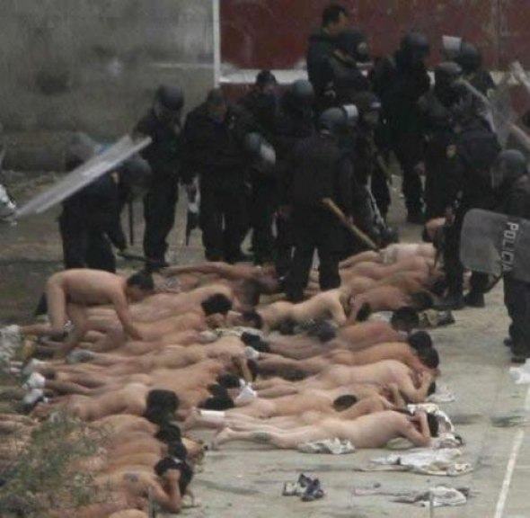 Obrázek protest nudistu