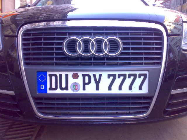 Obrázek rude license plate