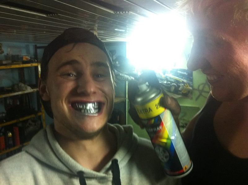 Obrázek silver teeth